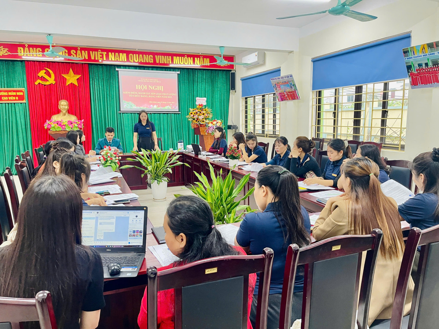 CHI BỘ TRƯỜNG MẦM NON CAO VIÊN II TỔ CHỨC HỘI NGHỊ KIỂM ĐIỂM TẬP THỂ, CÁ NHÂN VÀ ĐÁNH GIÁ CHẤT LƯỢNG TỔ CHỨC CƠ SỞ ĐẢNG, ĐẢNG VIÊN NĂM 2025