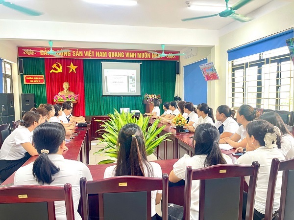 CB - GV - NV TRƯỜNG MN CAO VIÊN II THAM GIA BỒI DƯỠNG, TẬP HUẤN CHÍNH TRỊ HÈ NĂM 2026