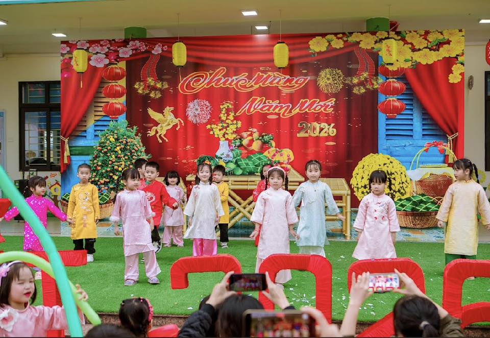 TRƯỜNG MN CAO VIÊN II TỔ CHỨC "HỘI CHỢ XUÂN 2026"