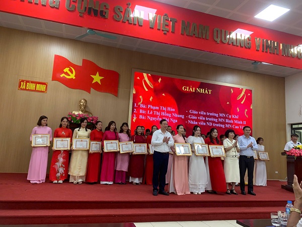 CHÚC MỪNG CUỘC THI GIÁO VIÊN GIỎI, NHÂN VIÊN NUÔI DƯỠNG GIỎI XÃ BÌNH MINH